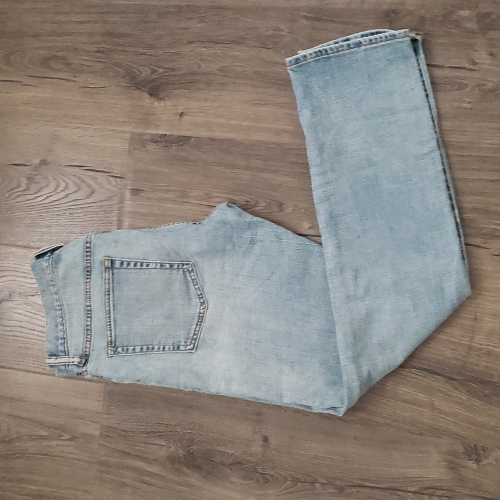 Gap distressed Jean's size 29x30 slim